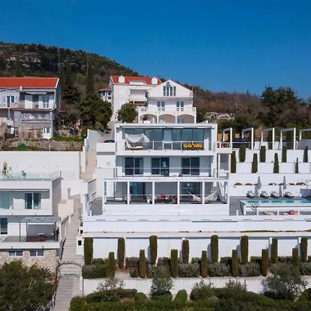 Hedera Estate Villa Hedera XXI Villa *